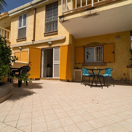 Lovely Beach Front Apartment In Santa Maria Luaran gambar