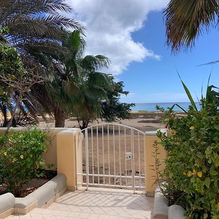 Lovely Beach Front Apartment In Santa Maria Luaran gambar