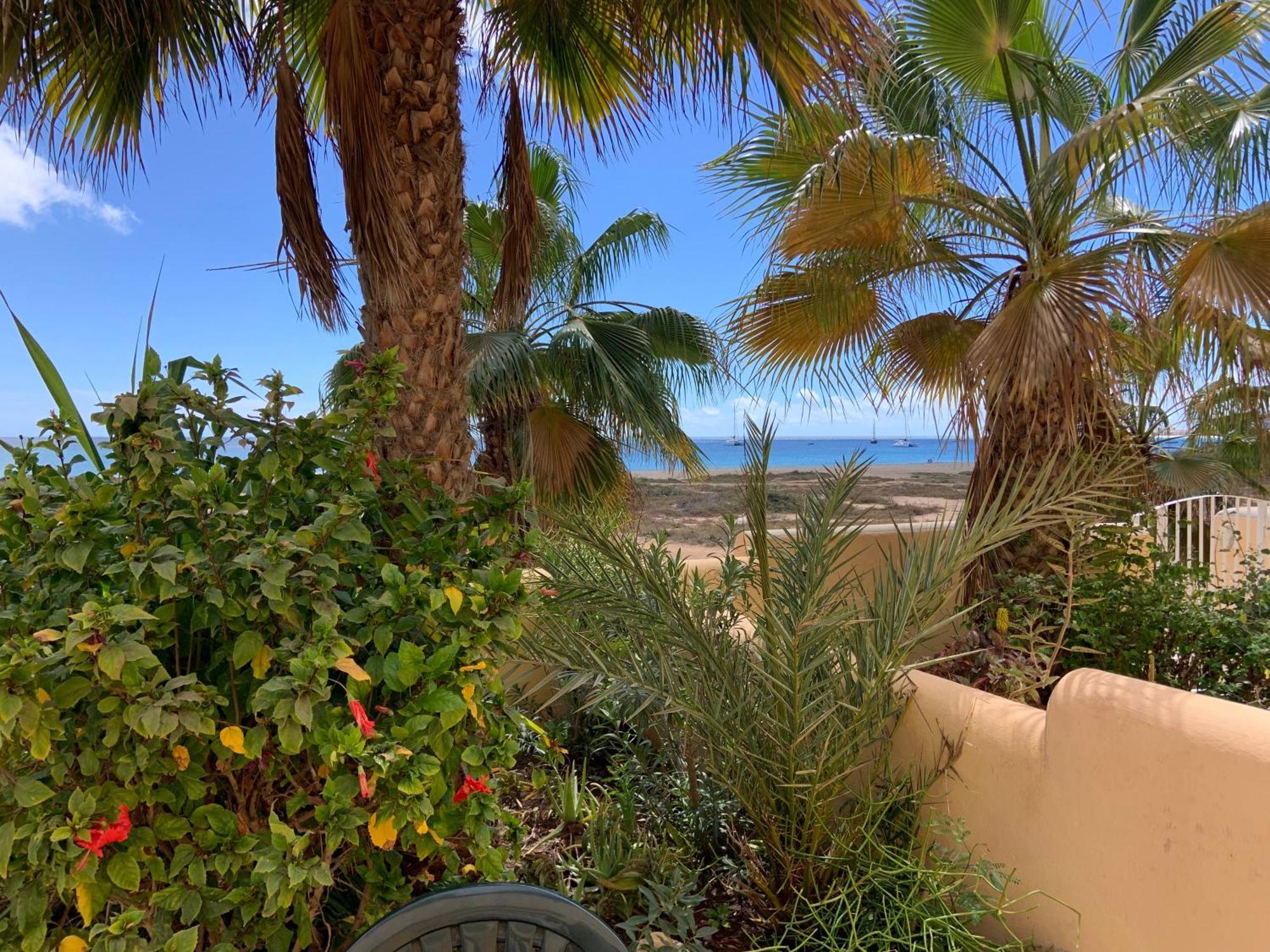 Lovely Beach Front Apartment In Santa Maria Luaran gambar